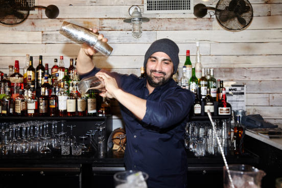 hire a cocktail bartender in Toronto